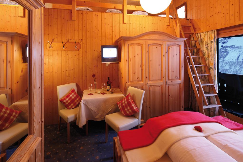 Hotel-Gasthof Zimba Damuels Luaran gambar